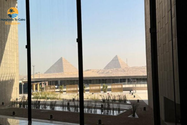 Cairo Day Trip from Hurghada by Bus with Pyramids and Lunch